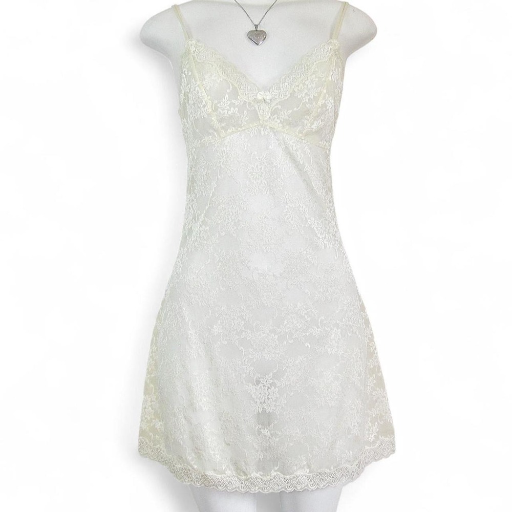 y2k cream lace cami slip top floral lace trim